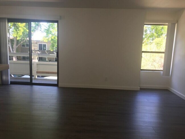 Foto del edificio - 6615 Schmidt Ln