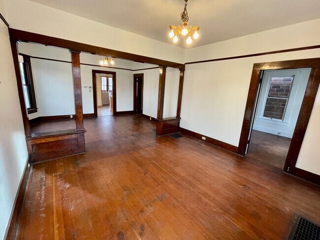 Building Photo - Lovely 2-Bedroom Home!