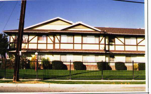 Primary Photo - Golden Date Apartments