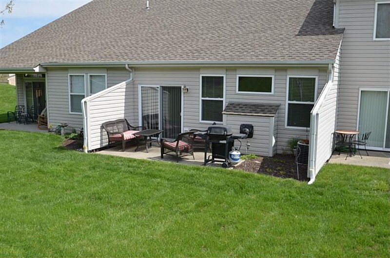 Primary Photo - 4181 E Village Dr