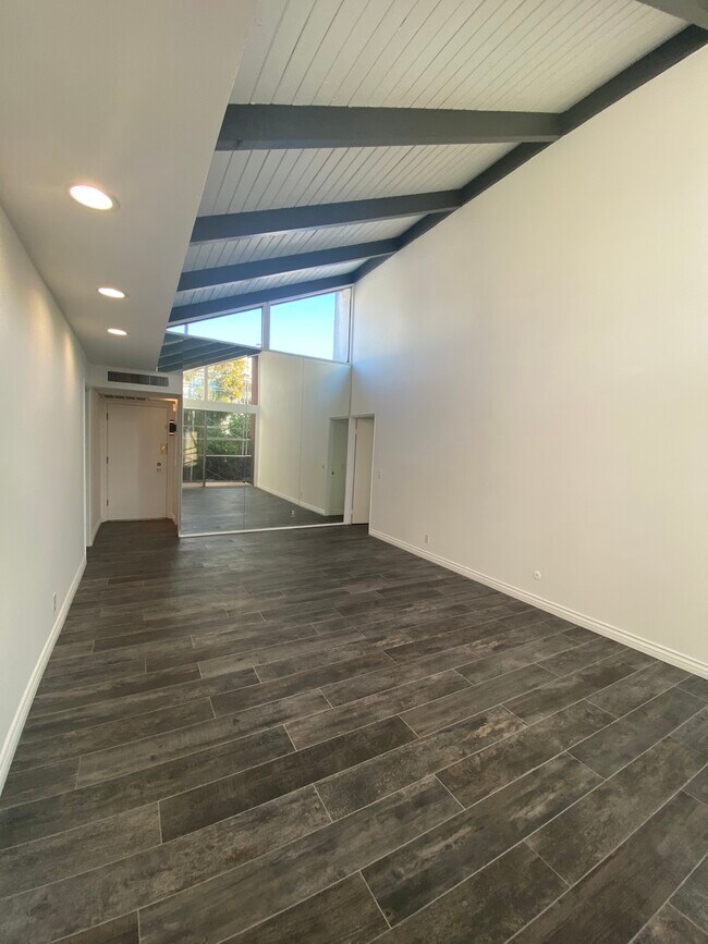 Building Photo - 1340 S Beverly Glen Blvd