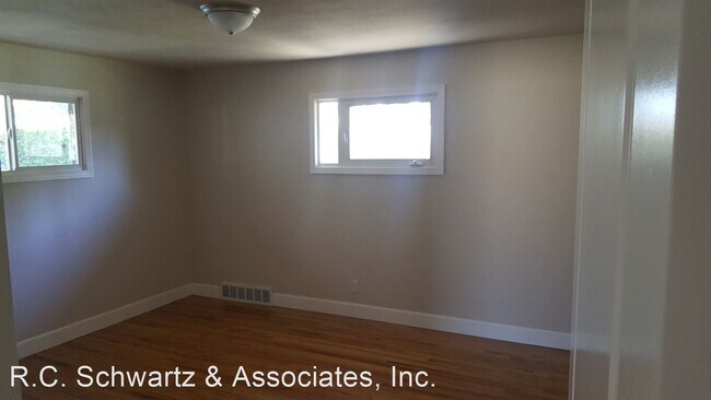 Building Photo - 3 br, 1 bath House - 3204 W. Hoffman