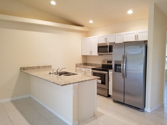 Foto del edificio - 3 Bedroom 2 Bath 1 Car Garage Waterfront D...