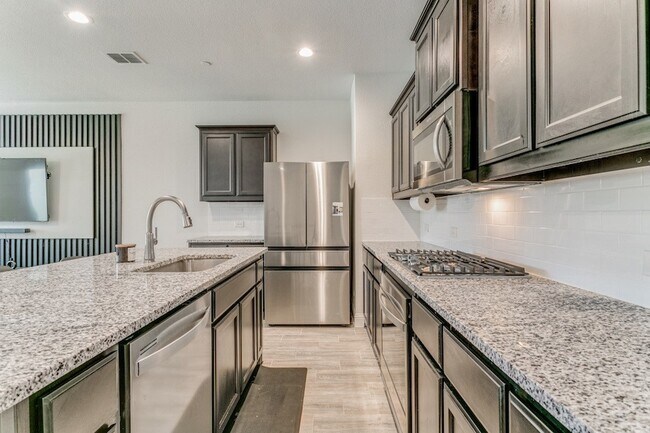 Building Photo - 5528 Kilmer Dr