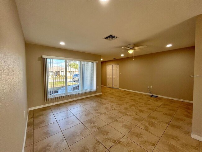 Foto del edificio - 22157 New York Ave