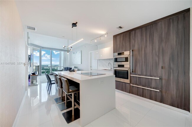 Foto del edificio - 851 NE 1st Ave