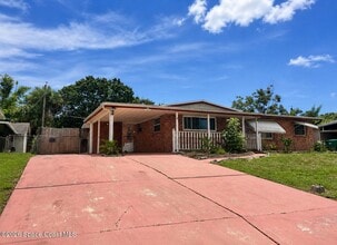 Building Photo - 1425 Holland St