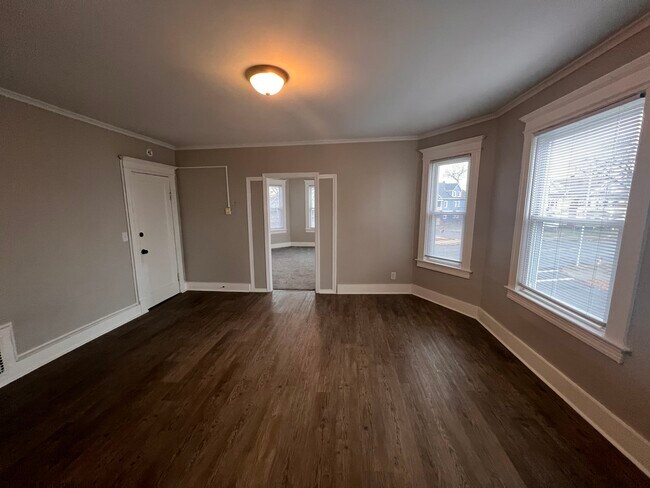 Foto del edificio - 877 Belmont Ave