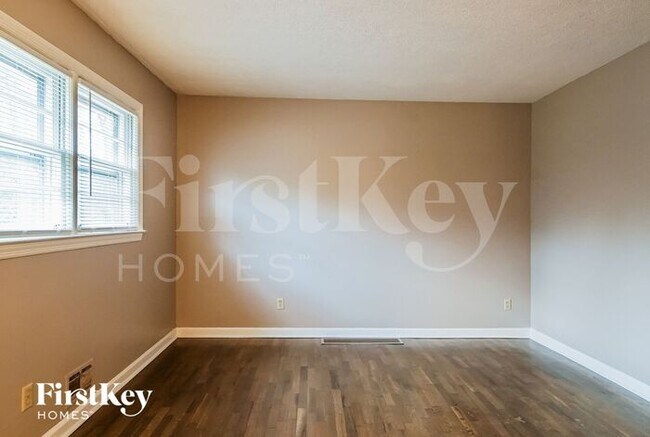 Foto del edificio - 4245 Springdale Cir