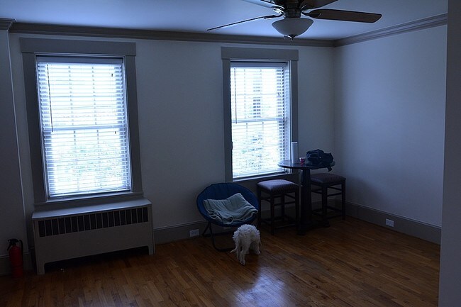 Foto del edificio - 521-525 S Cameron St