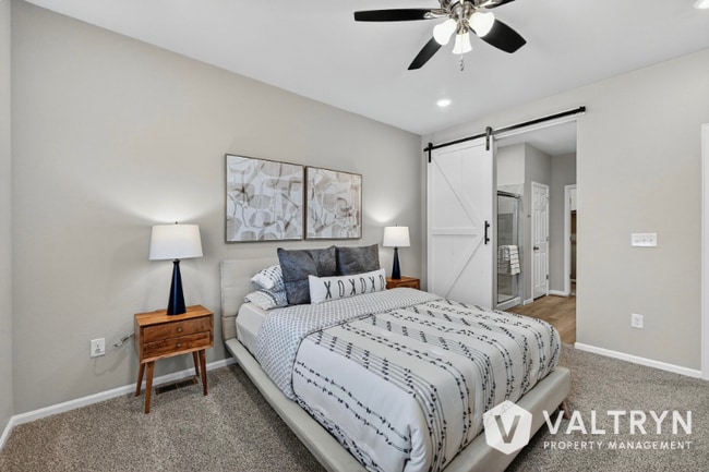 Building Photo - 13375 Valley Peak Dr