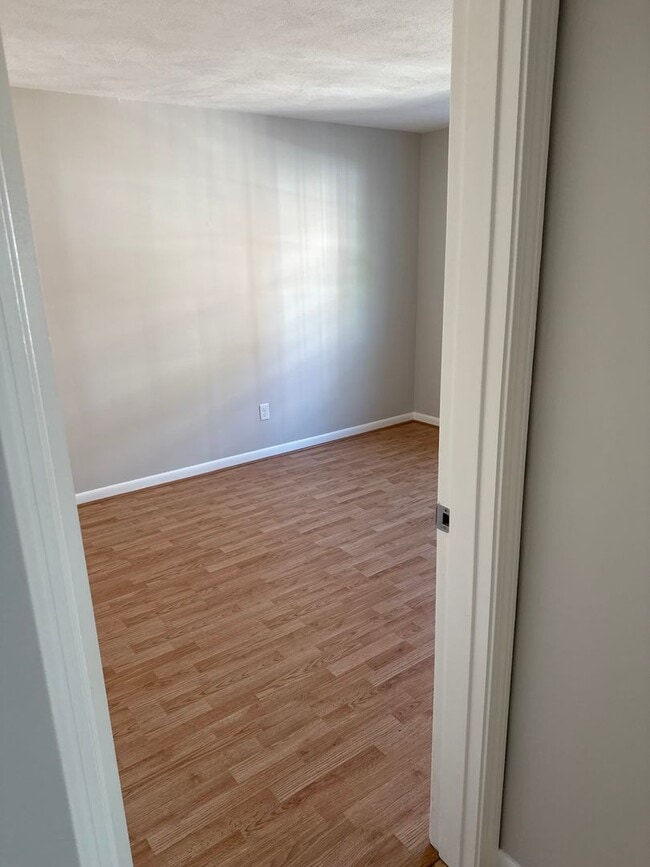 Foto del edificio - Well-Maintained 2-Bedroom Condo in prime C...