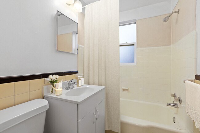Foto del edificio - Cherry Street Townhomes