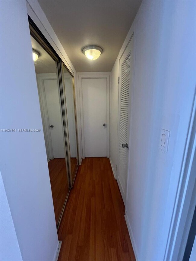 Foto del edificio - 1351 NE Miami Gardens Dr