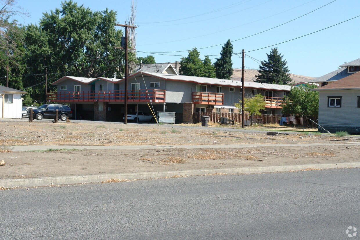 Foto del edificio - 406 N Naches Ave