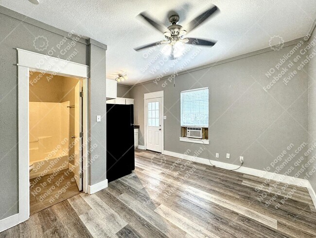 Building Photo - 321 N Chupaderas St