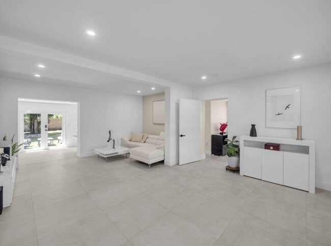 Foto del edificio - 520 NE 135th St