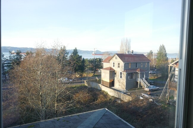 Foto del edificio - 3050 Grand Ave