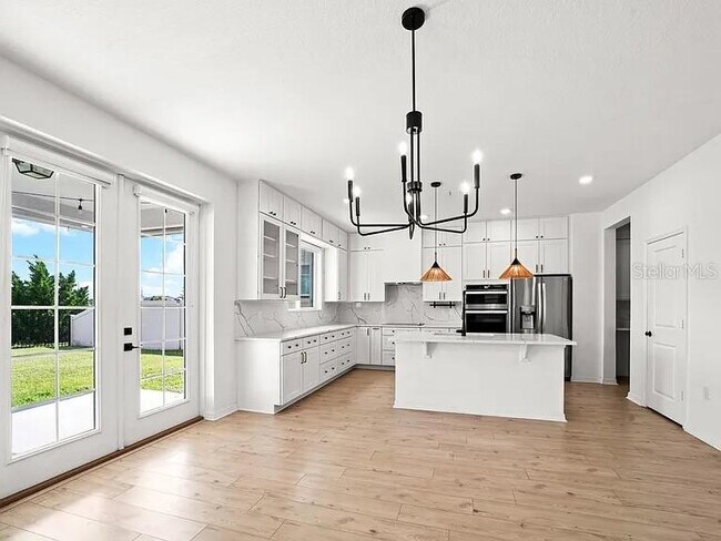 Foto del edificio - 5005 Golden River Ln