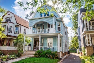 Building Photo - 207 Hillside Ave