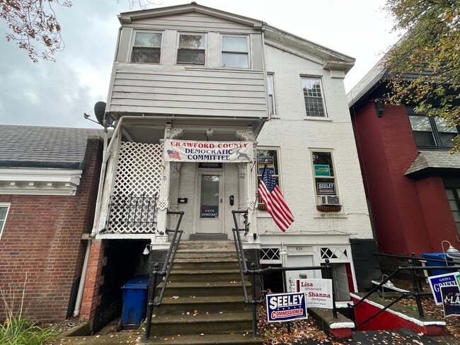 Building Photo - 926 Diamond Park