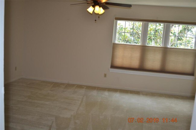 Building Photo - 600 Wilcrest Dr