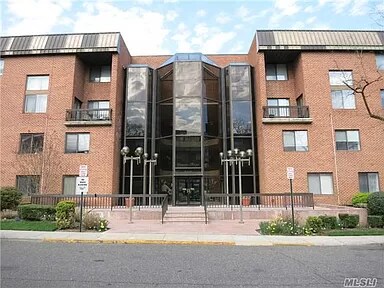 Building Photo - 1 Ipswich Ave