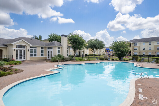 Piscina - Matthew Ridge Apartments