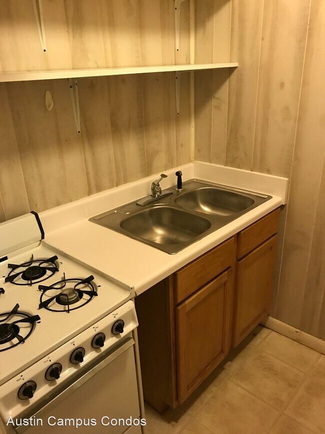 Building Photo - 2 br, 2.5 bath House - 411 W. 34th Street