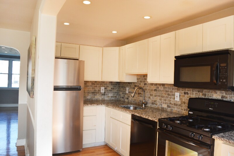 Foto principal - 10AZ Poplar Ave