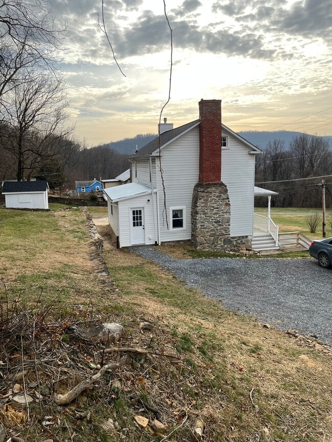 Building Photo - 735 Weverton Rd