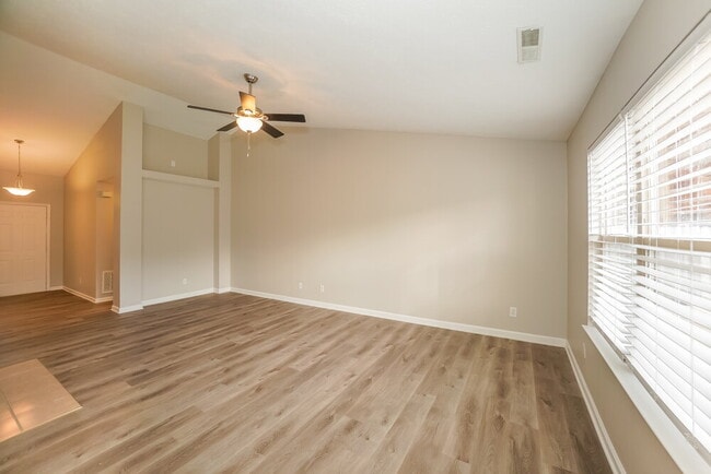 Building Photo - 1205 Turnbury Ln