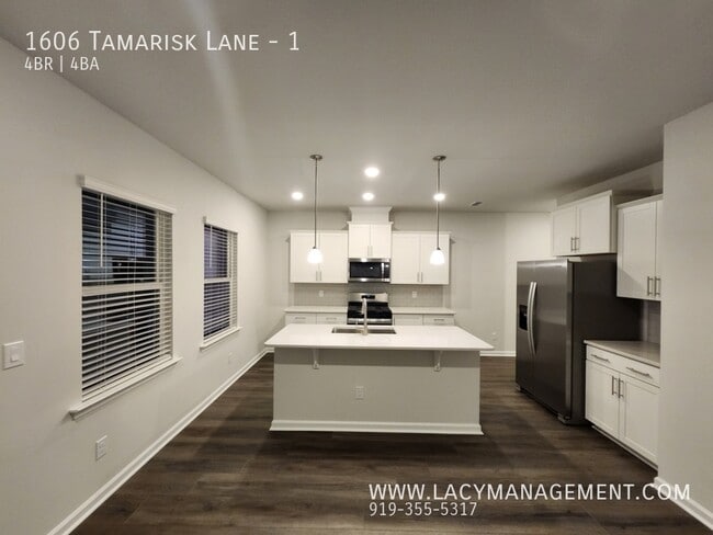 Building Photo - 1606 Tamarisk Ln