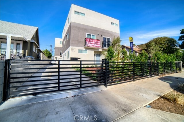 Photo - 4559 Pickford St (Los Angeles, CA) Townhome