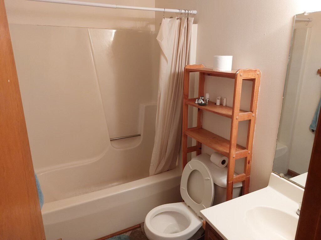 Bathroom - 1694 Flemingsburg Rd
