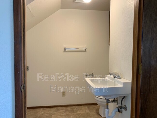 Building Photo - 138 Southridge Way