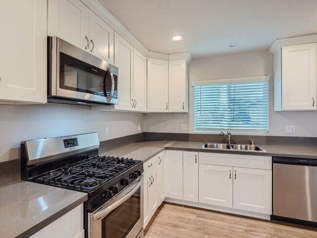 Building Photo - Newer 3 Bedroom House & 2 Bedroom Granny Flat Close to SDSU!!!