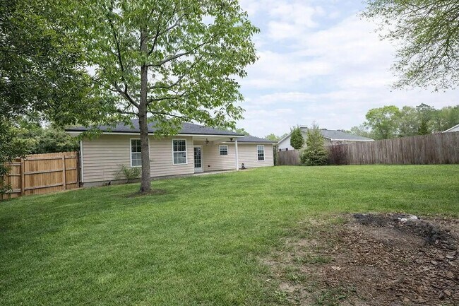 Building Photo - 31 Stevens Dr