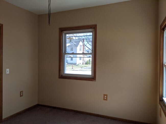 Building Photo - 705 Caswell St