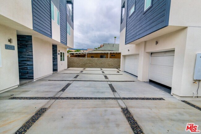 Foto del edificio - 1623 1/2 S New Hampshire Ave