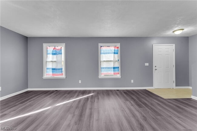 Foto del edificio - 4651 E 153rd St
