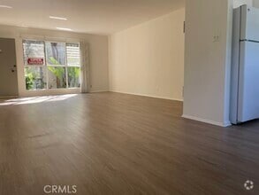 Building Photo - 630 San Vicente Blvd