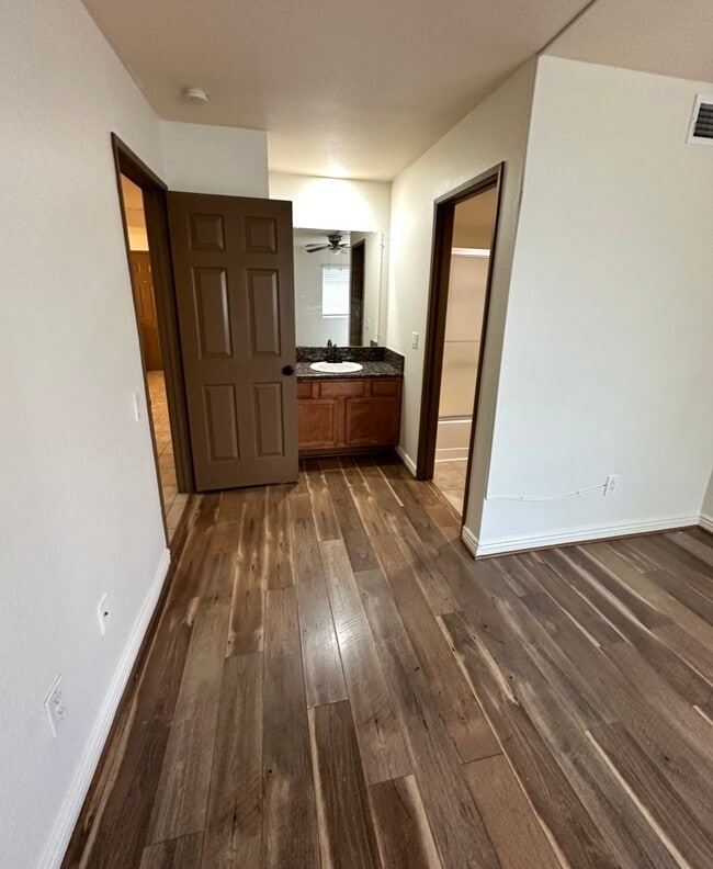 Building Photo - 78650 Avenue 42
