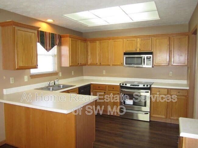 Foto del edificio - 3106 E Kingsley St