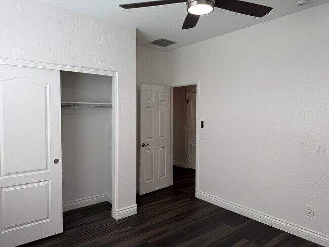 Building Photo - 42582 W Monteverde Dr