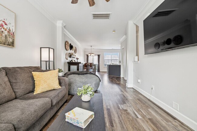 Foto del edificio - 4705 Brighton Village Dr