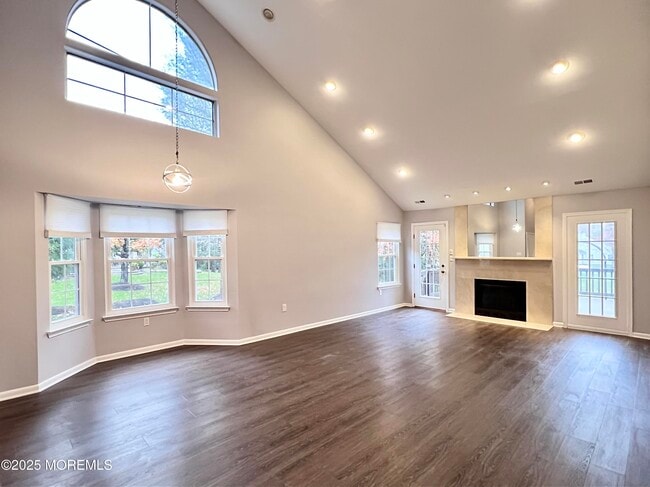 Building Photo - 163 Colony Ln