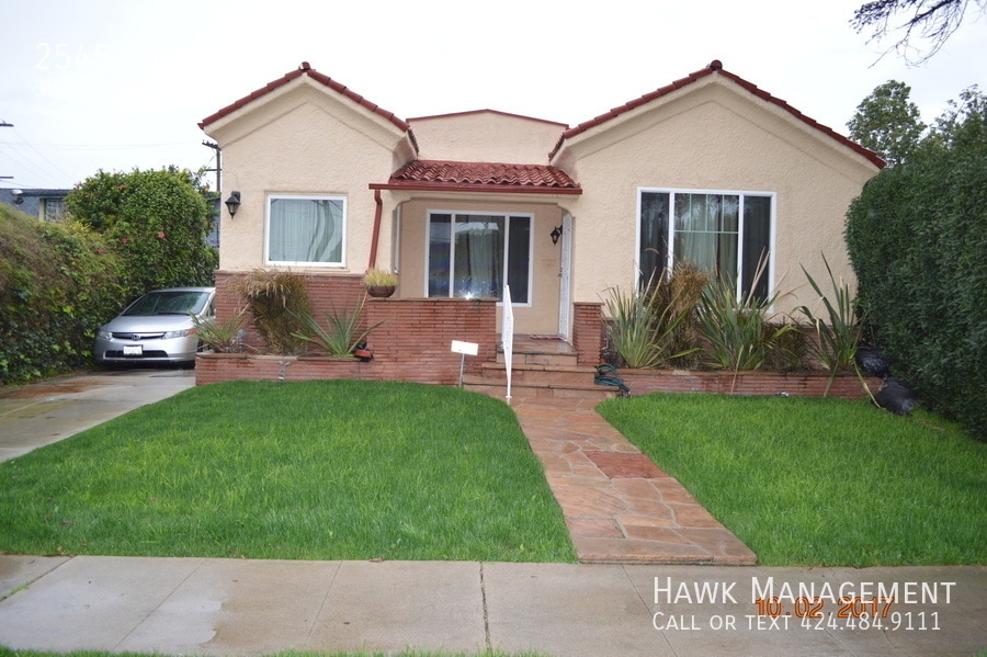 Primary Photo - 2545 Carmona Ave