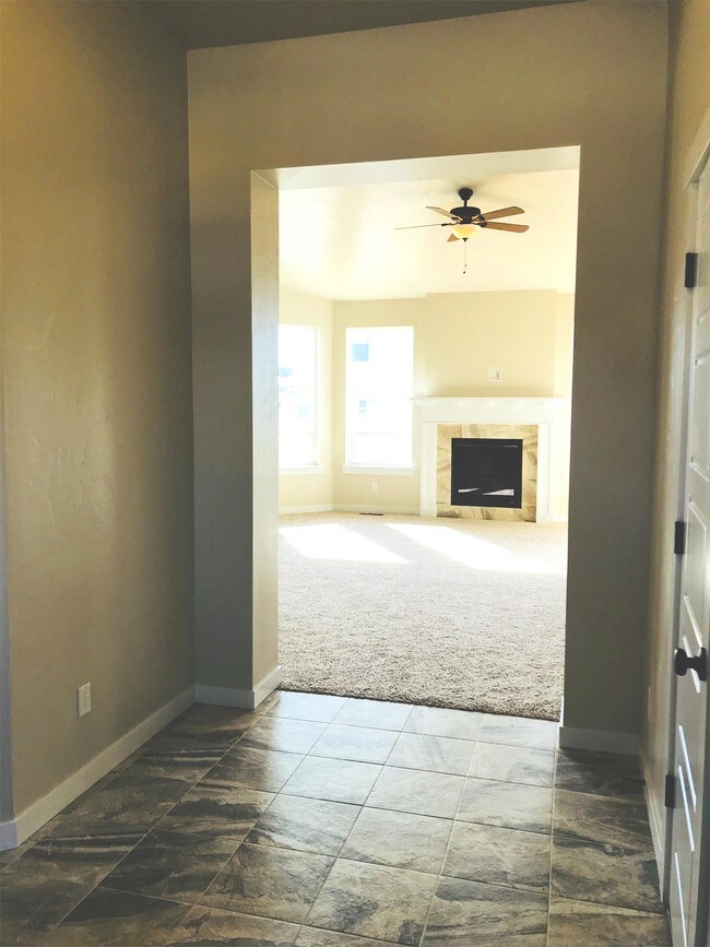 Foto del edificio - 6705 E Thornton St