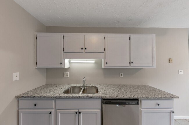 Foto del edificio - 8541 Westchester Dr